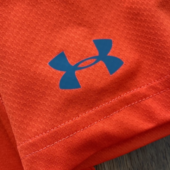 Under Armor medium polo - Picture 4 of 5